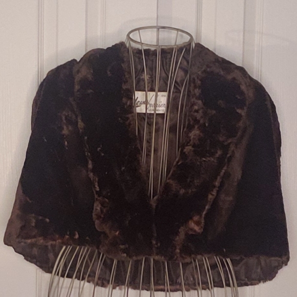Vintage 1940's fur caplet - Picture 3 of 3